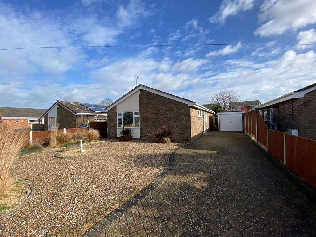 3 bed detached bungalow for sale in Plasset Drive, Attleborough