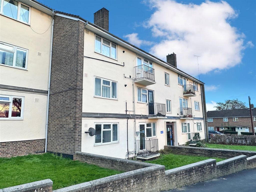 2 bed flat for sale in End Road, Hemel Hempstead HP3 Zoopla