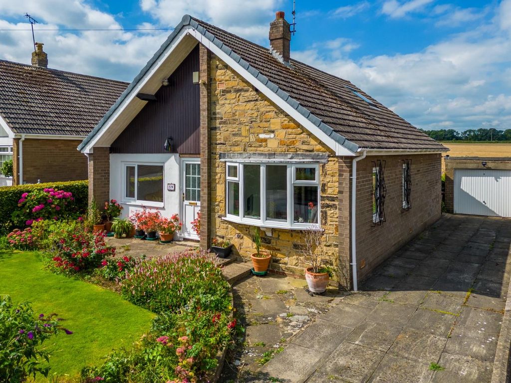 2 bed detached bungalow for sale in Moor Side, Boston Spa, Wetherby