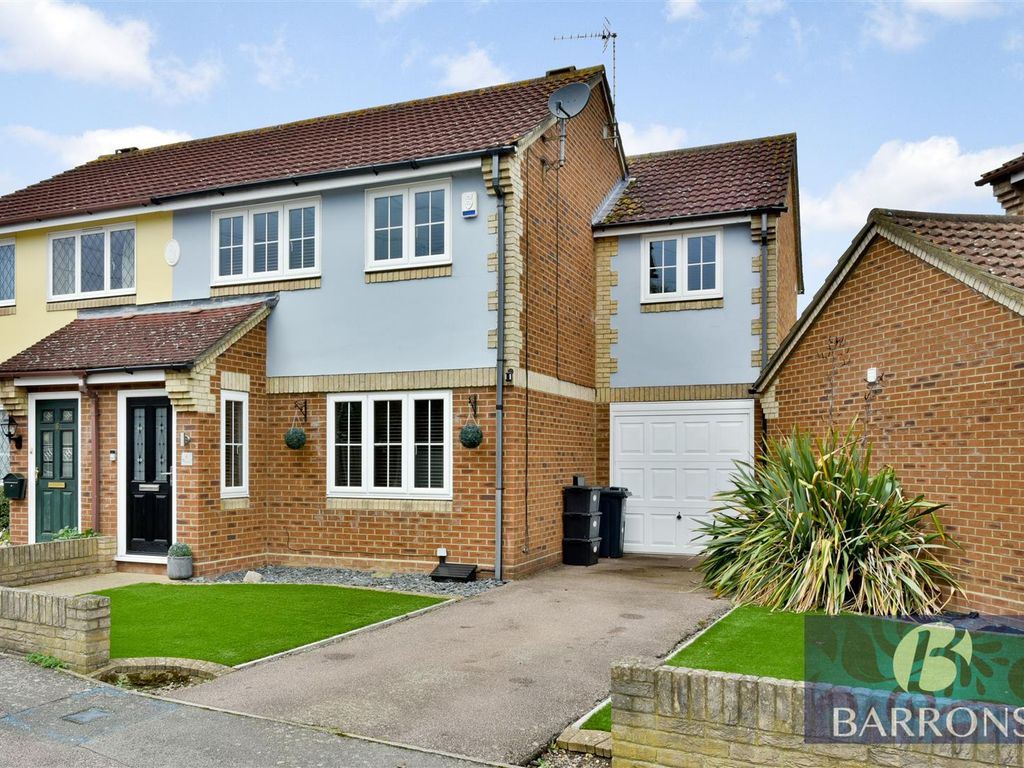 4 bed semidetached house for sale in Denny Gate, Cheshunt, Waltham