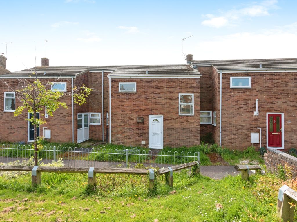 2 bed terraced house for sale in Lilac Way, Basingstoke RG23, £160,000