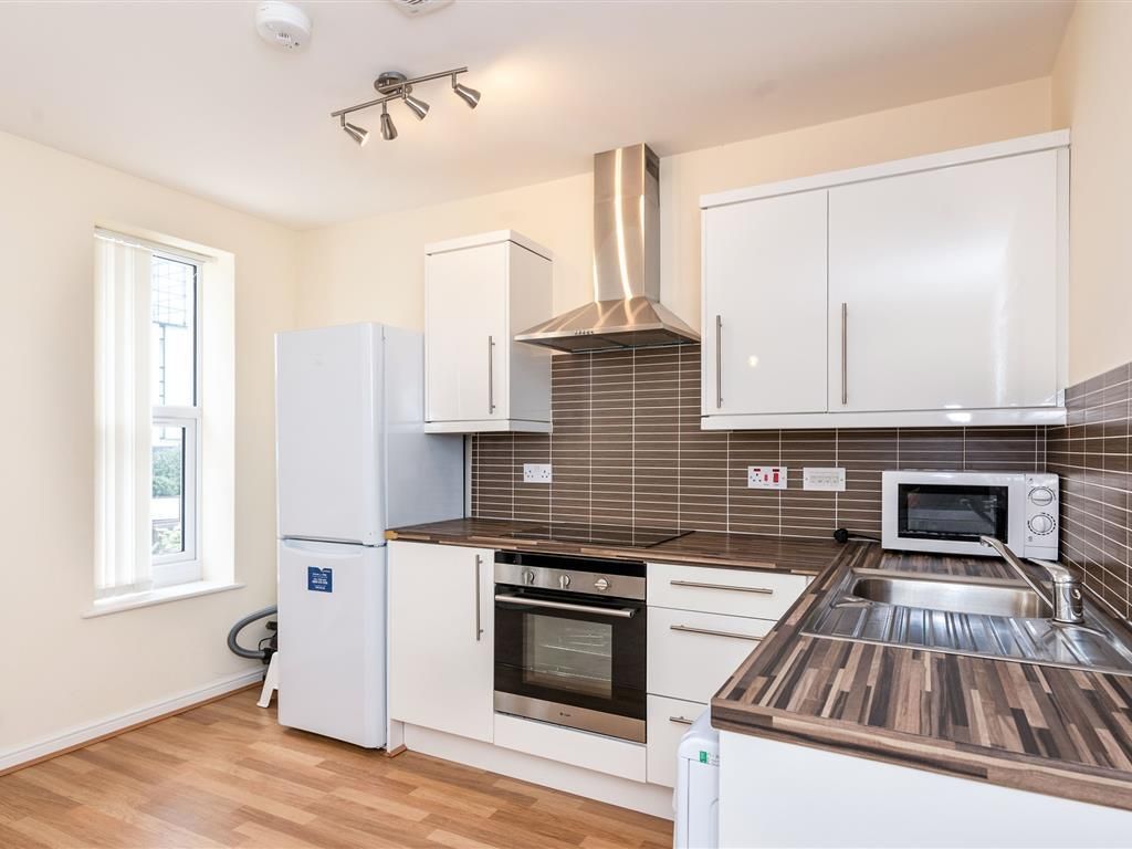 1 bed flat to rent in Castle Park Apartments, Churchill Way, Cardiff