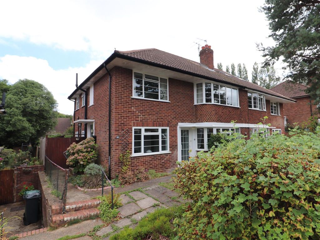 Cavendish Gardens, Redhill RH1  