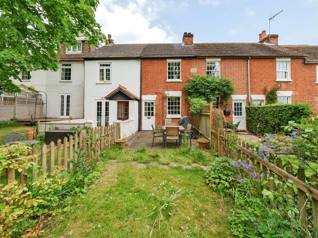 2 bed terraced house for sale in Chapel Terrace, Binfield, Bracknell