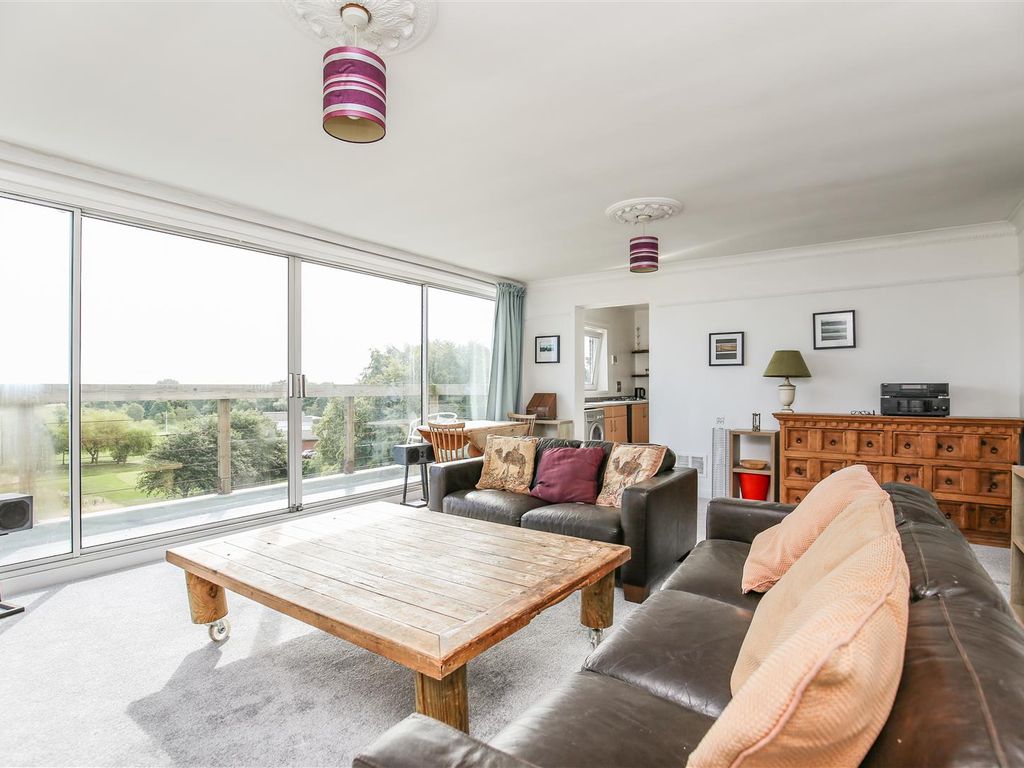 3 bed flat for sale in Moorside Court, Fenham, Newcastle Upon Tyne NE5, £100,000 Zoopla