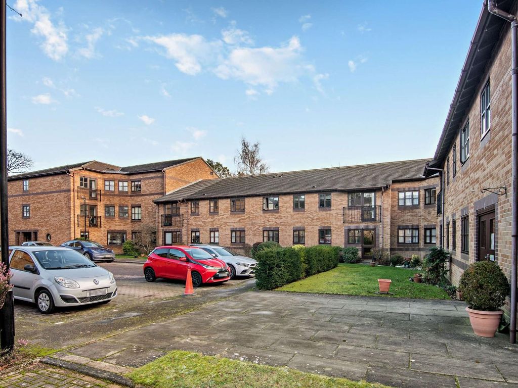 2 bed flat for sale in Wedderburn Lodge, Wetherby Road, Harrogate HG2
