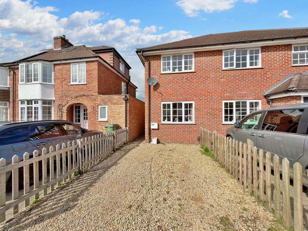 2 bed semidetached house to rent in Abbott Road, Abingdon OX14 Zoopla