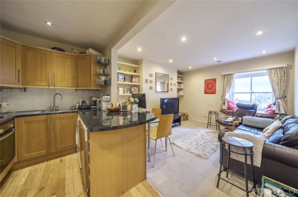 3 bed flat for sale in Thornton Avenue, London SW2, £475,000 Zoopla