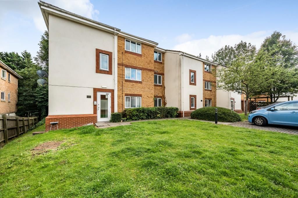 2 bed flat for sale in Redshank Court, Thatcham RG19 Zoopla