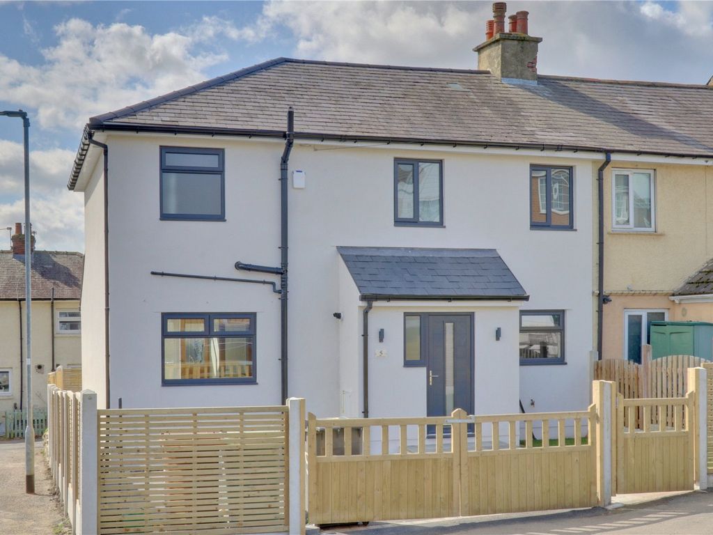 4 bed end terrace house for sale in Kelcliffe Avenue, Guiseley, Leeds