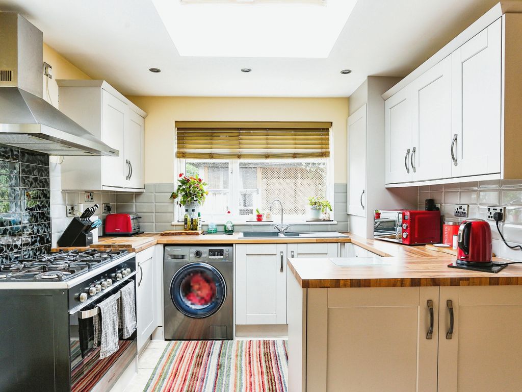 3 bed semidetached house for sale in Paget Avenue, Birstall, Leicester