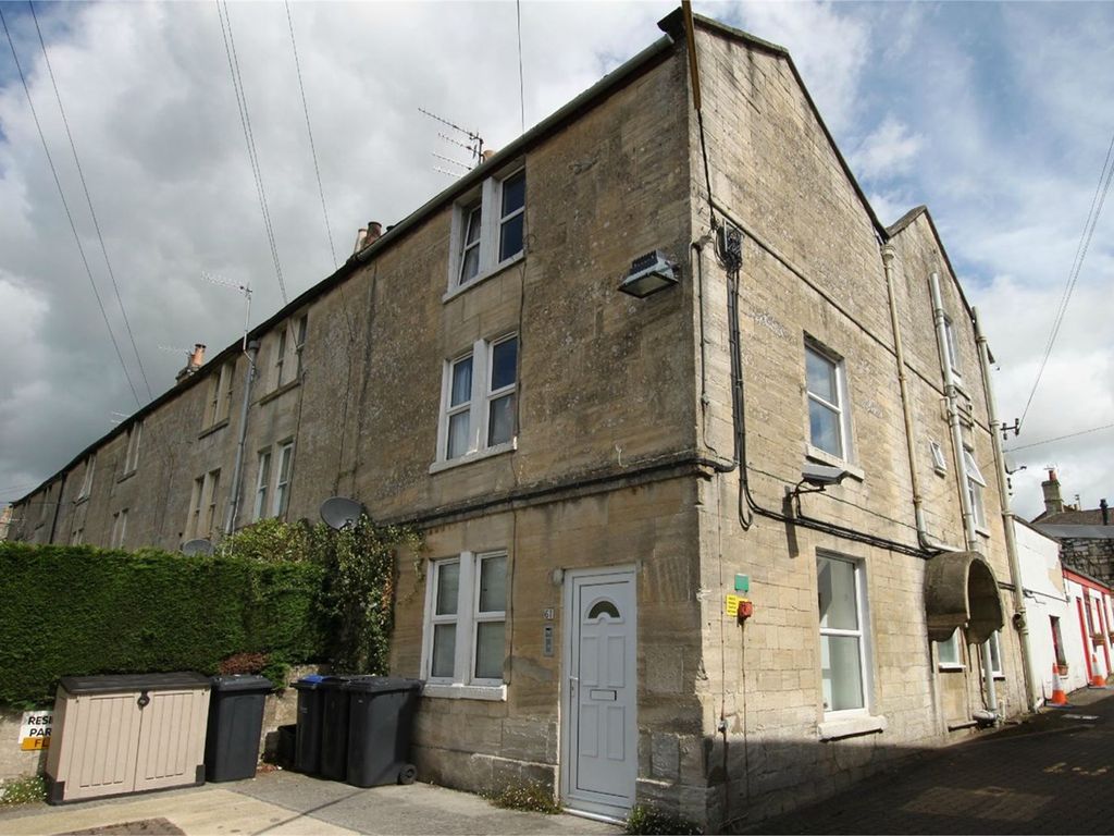 1 bed flat for sale in Trowbridge Road, BradfordOnAvon BA15, £154,950