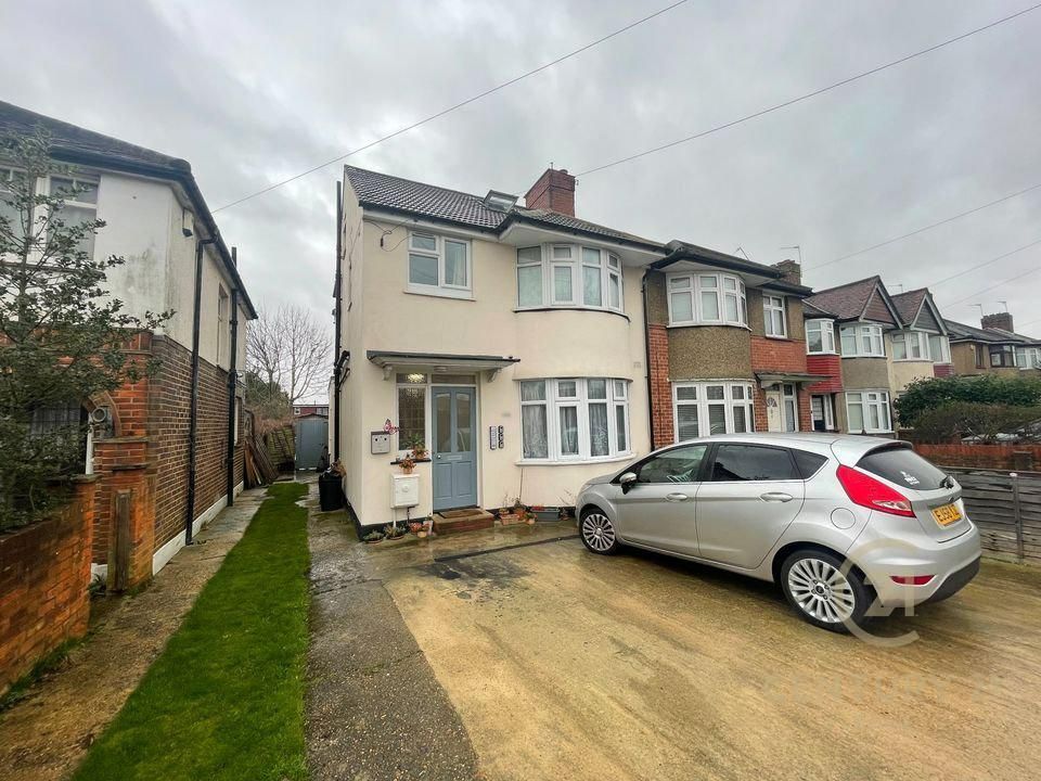 Room to rent in Wentworth Crescent, Hayes UB3 Zoopla