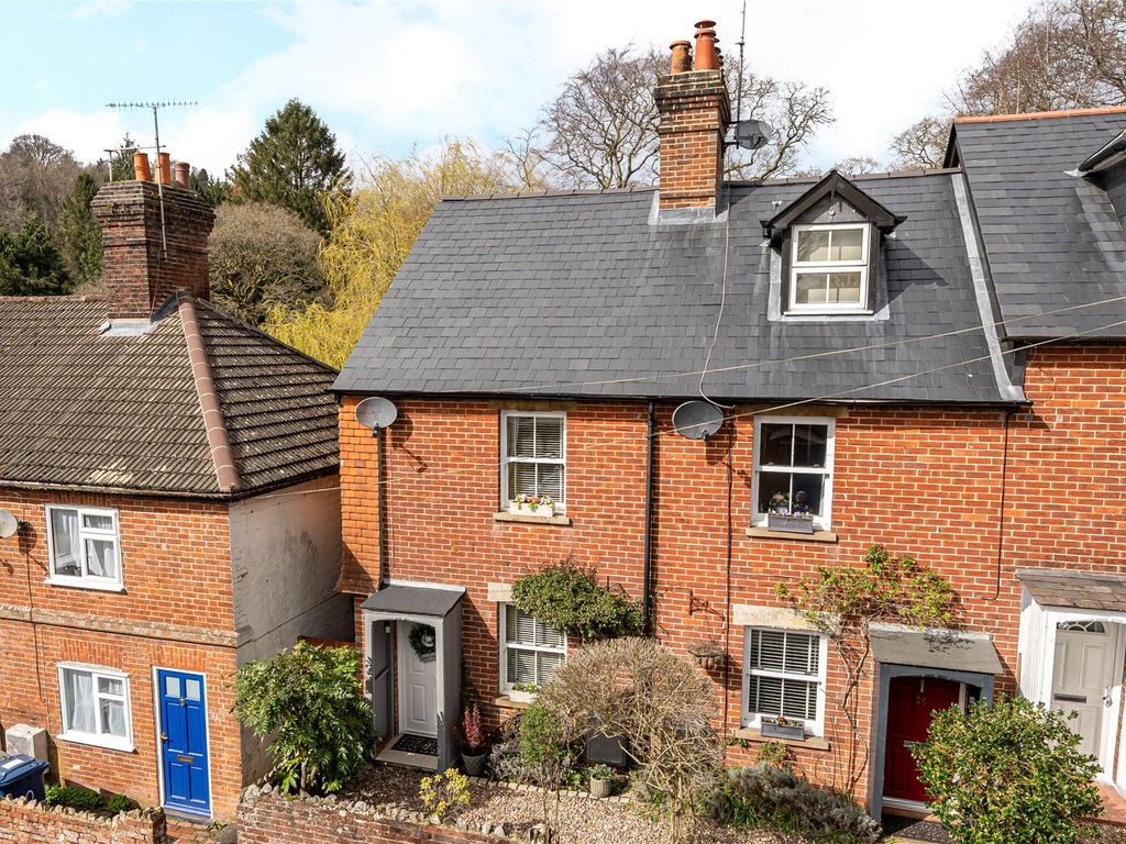 2 bed end terrace house for sale in Haslemere, Surrey GU27 Zoopla