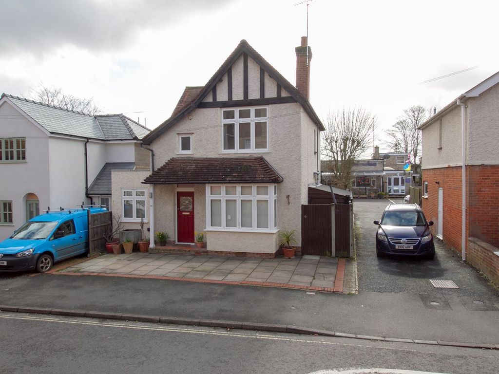 3 bed detached house for sale in Albert Street, Fleet GU51 Zoopla