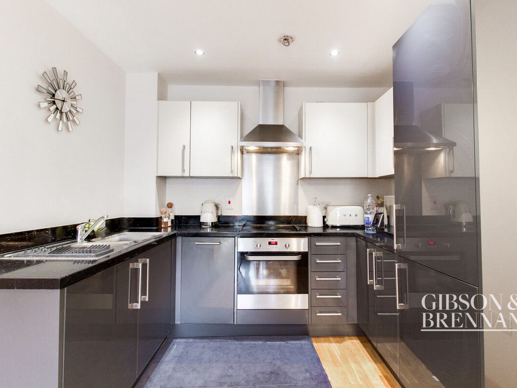 2 bed flat for sale in Cherrydown East, Basildon SS16, £245,000 Zoopla