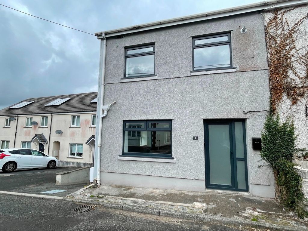 4 bed terraced house for sale in Arcade Terrace, Garnant, Ammanford