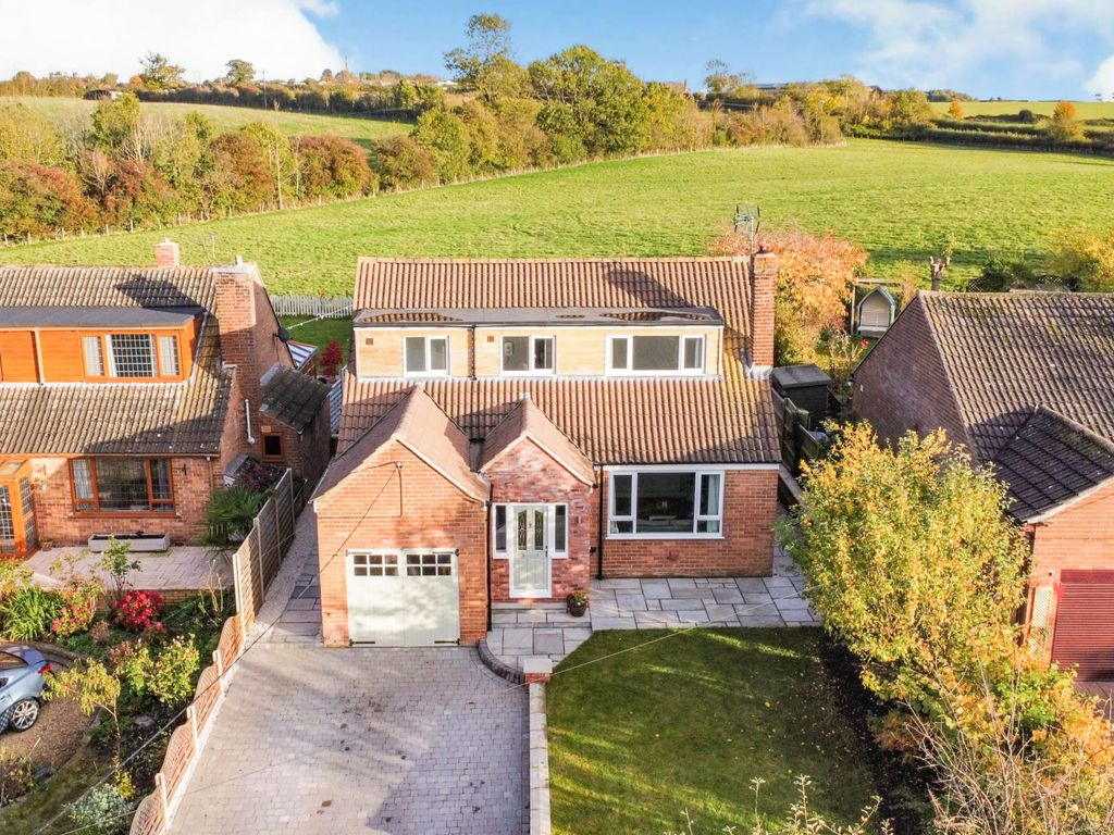 3 bed detached house for sale in Fosse Way, Princethorpe, Rugby CV23, £