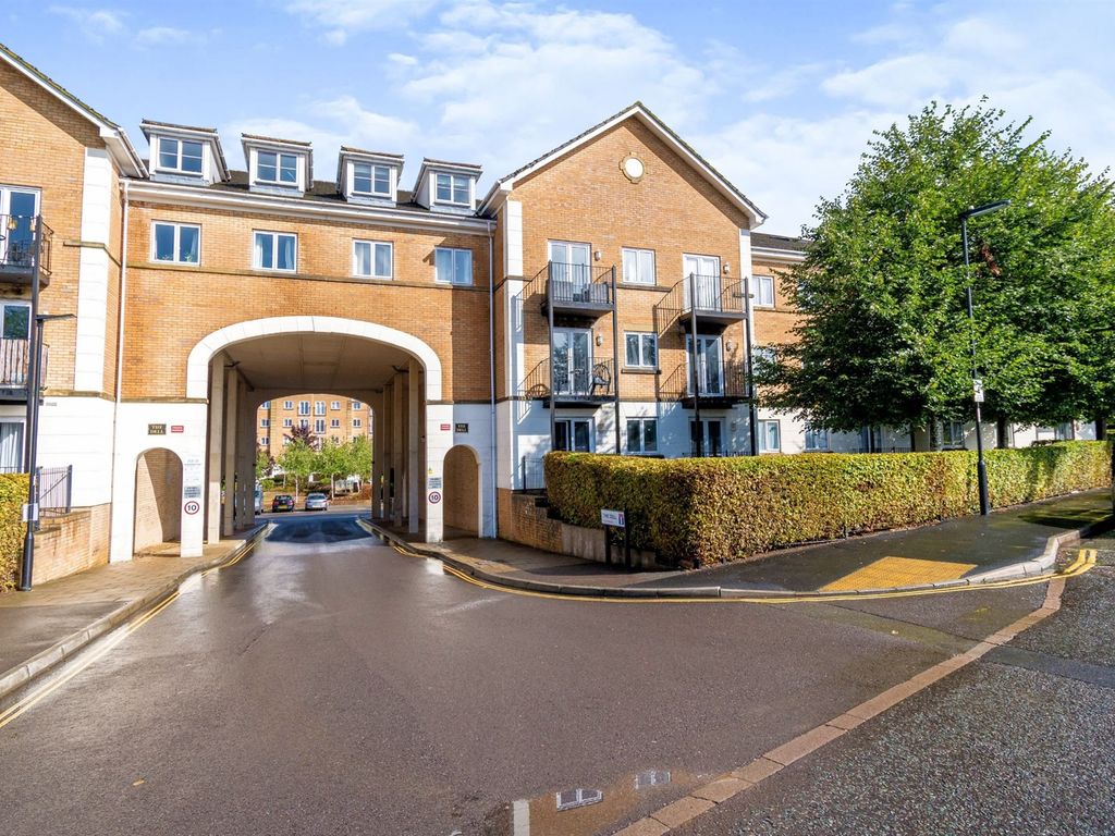 2 bed flat for sale in The Dell, Shirley, Southampton SO15 Zoopla