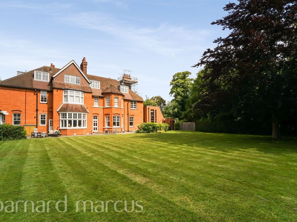 The Gatehouse, Hogarth Lane, London W4