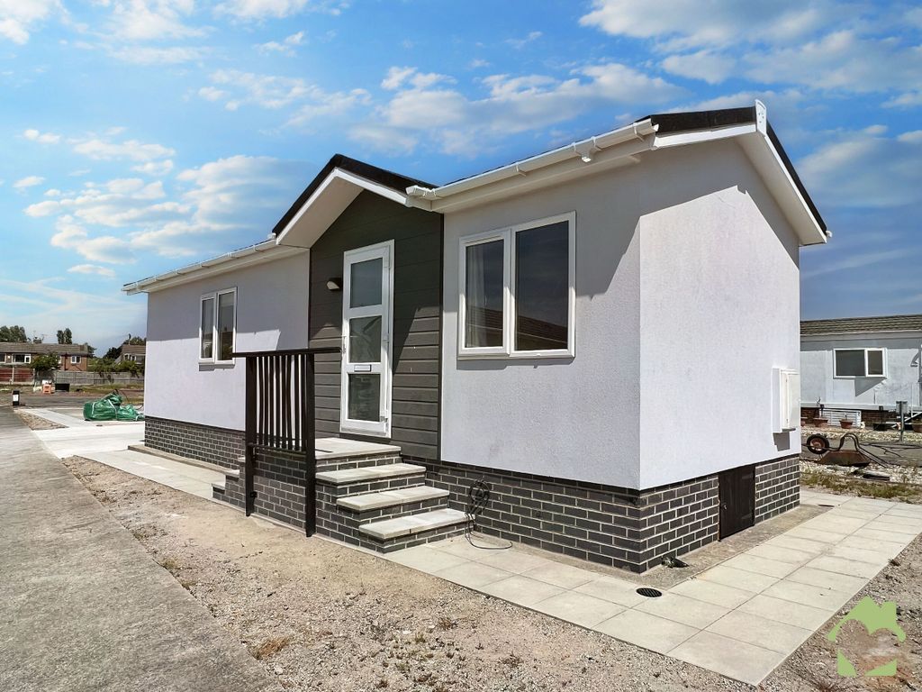 1 bed mobile/park home for sale in Newholme Caravan Site, Preston New Road, Blackpool FY3, £