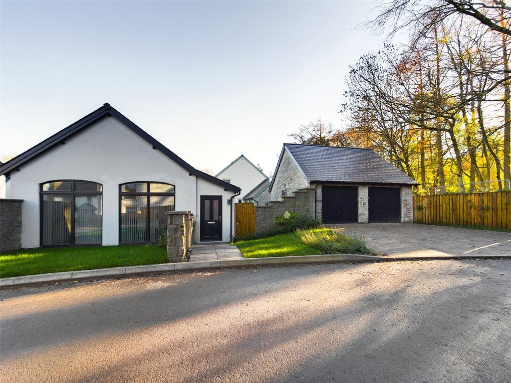 2 bed bungalow for sale in The Oaks, Llangattock, Crickhowell, Powys