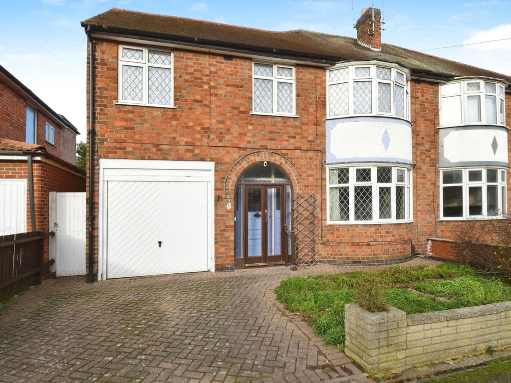 4 bed semidetached house for sale in Balmoral Drive, Leicester