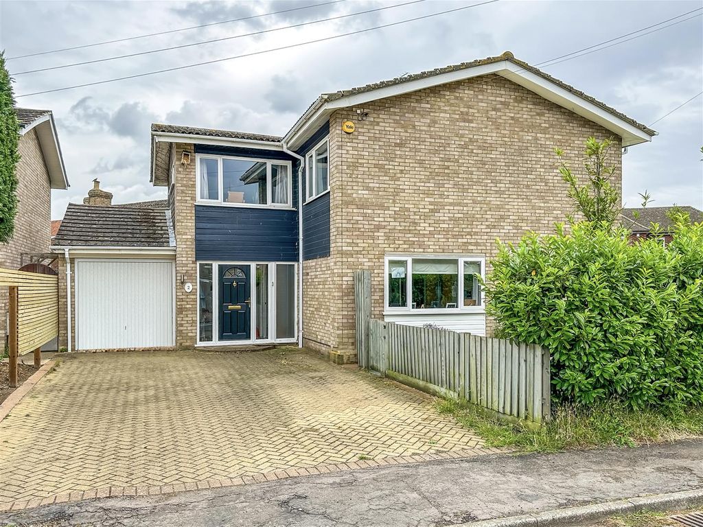 4 bed detached house for sale in High Street, Oakington, Cambridge CB24