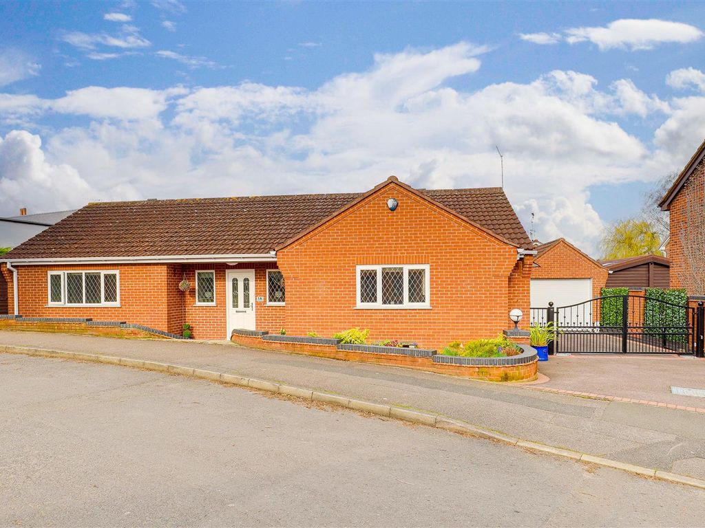 3 bed detached bungalow for sale in Blenheim Avenue, Lowdham