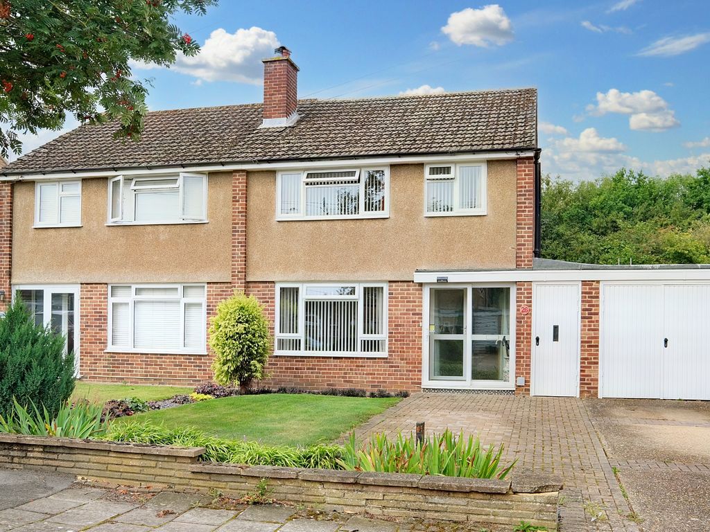 3 bed semidetached house for sale in Gload Crescent, Orpington BR5, £