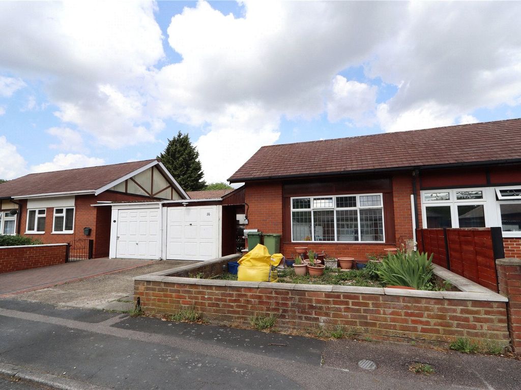 4 bed bungalow to rent in Woodrush Close, Beanhill, Milton Keynes