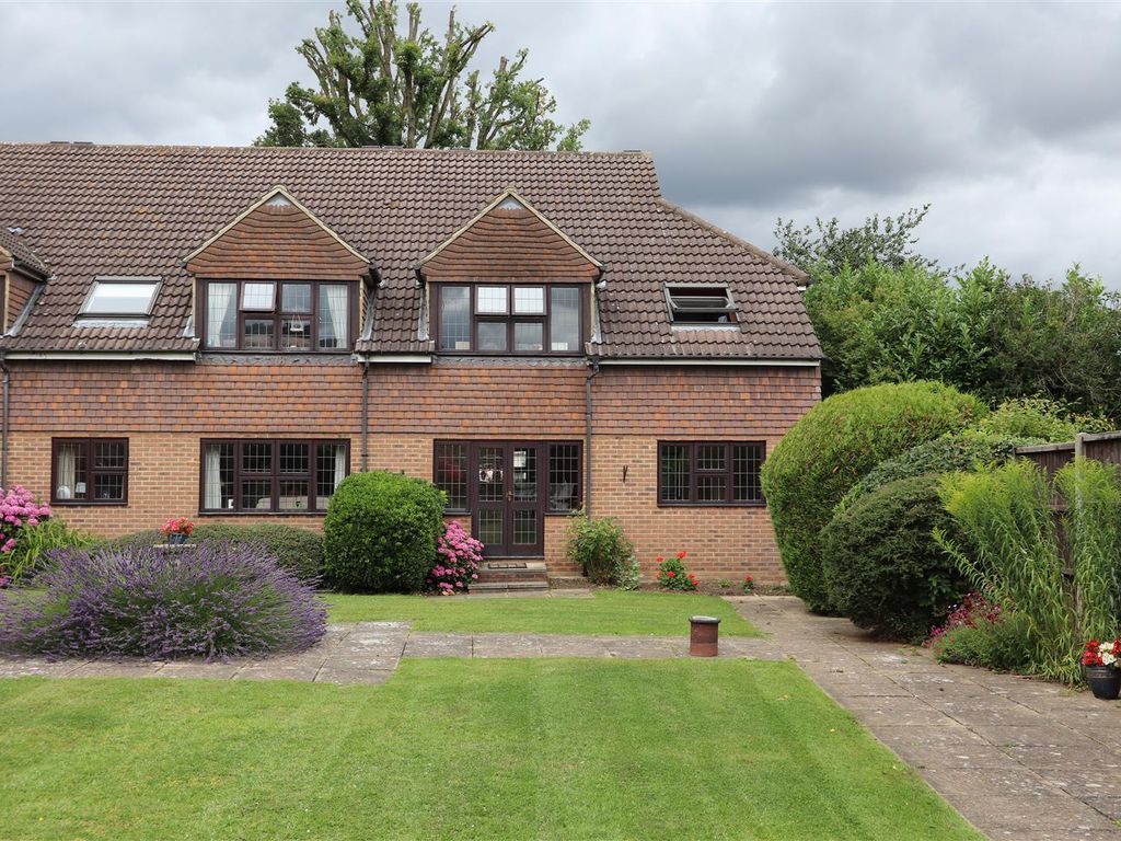 2 bed flat for sale in Abbots Close, Shenfield, Brentwood CM15 Zoopla