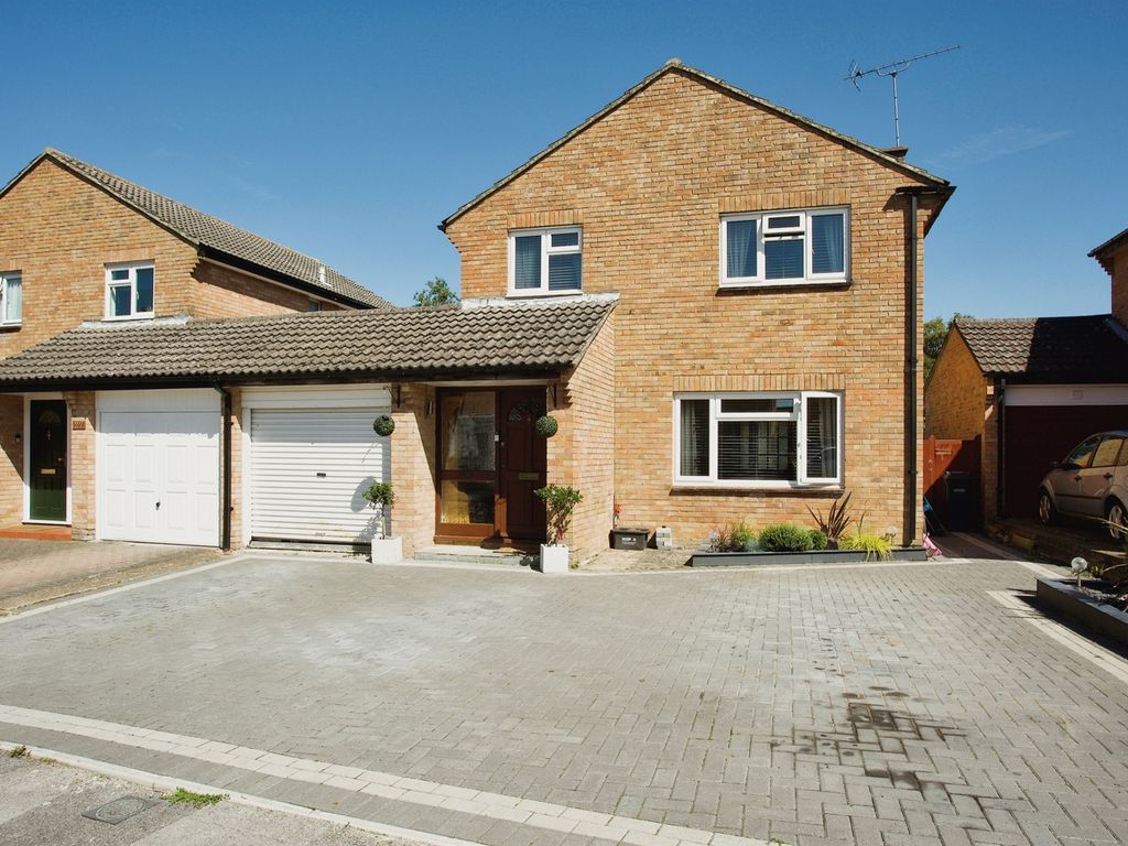 5 bed detached house for sale in Whitebeam Road, Hedge End, Southampton