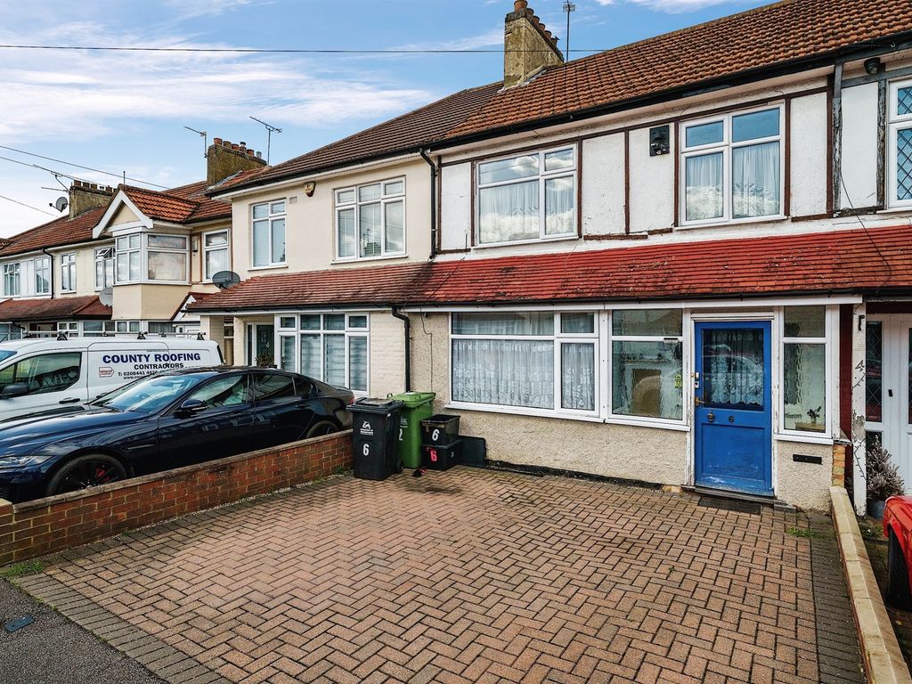 3 bed terraced house for sale in Clarendon Road, Cheshunt, Waltham