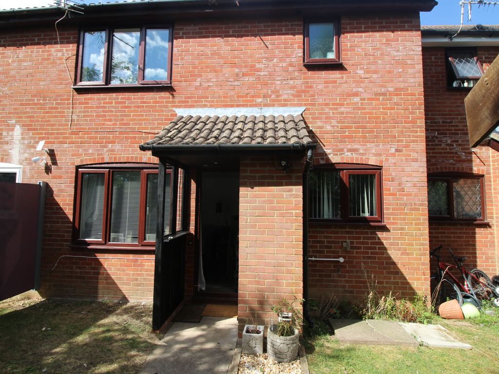 1 bed terraced house to rent in Eleanor Court, Ludgershall, Hampshire