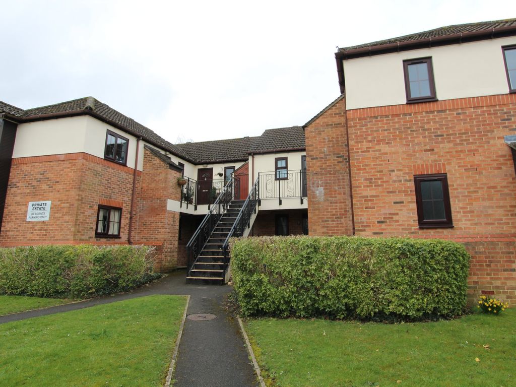 1 bed flat to rent in Bridge Meadows, Liss, Hampshire GU33 Zoopla