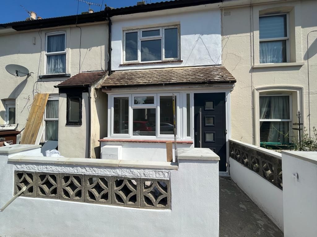3 bed terraced house for sale in Trafalgar Street, Gillingham ME7 Zoopla