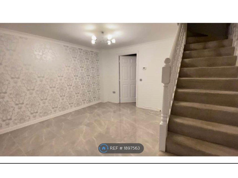 2 bed terraced house to rent in Hillhead Crescent, Paisley PA3, £900