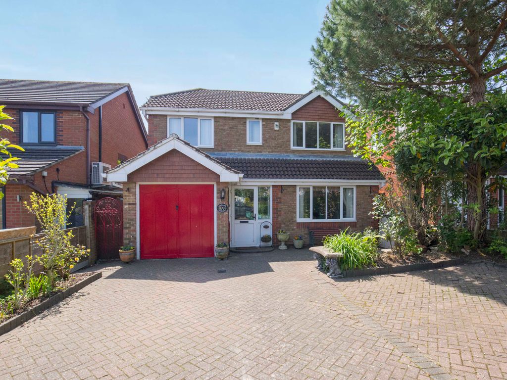 4 bed detached house for sale in Coppard Gardens, Chessington KT9, £
