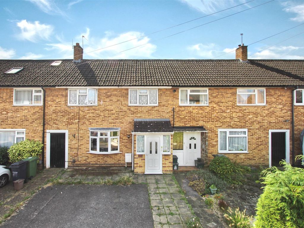 3 bed end terrace house for sale in Kingsley Avenue, Cheshunt, Waltham