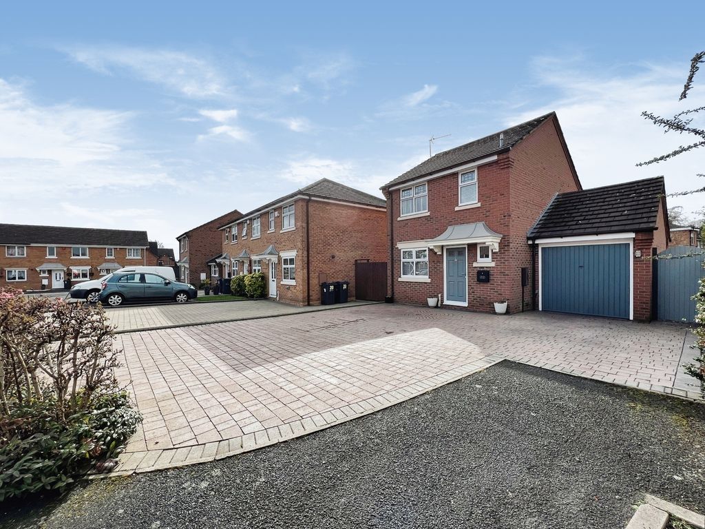 3 bed detached house for sale in Brinklow Croft, Shard End, Birmingham B34 Zoopla