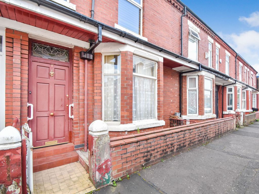 3 bed terraced house for sale in Kelvin Grove, Manchester M8, £220,000