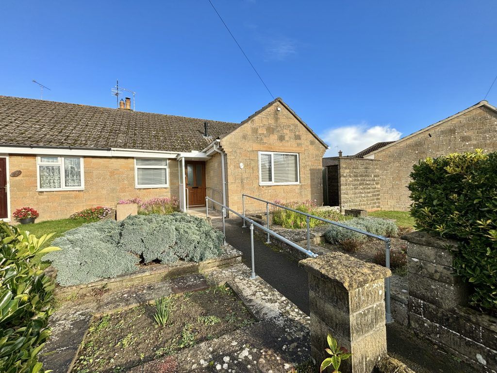 3 bed semidetached bungalow for sale in Broadacres, East Coker, Yeovil