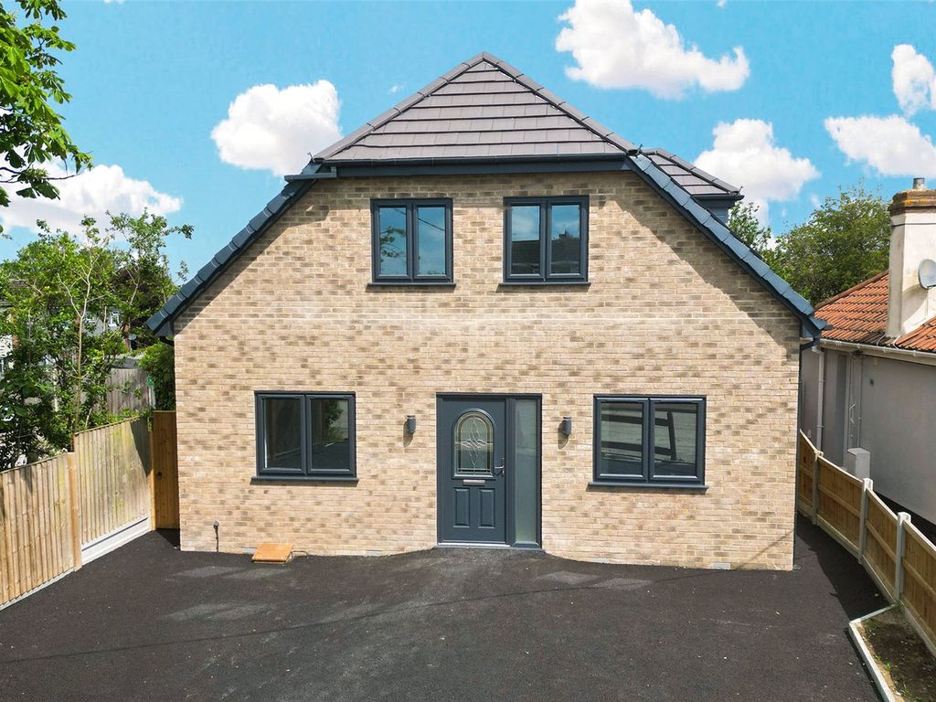 New home, 4 bed detached house for sale in Rectory Gardens, Basildon