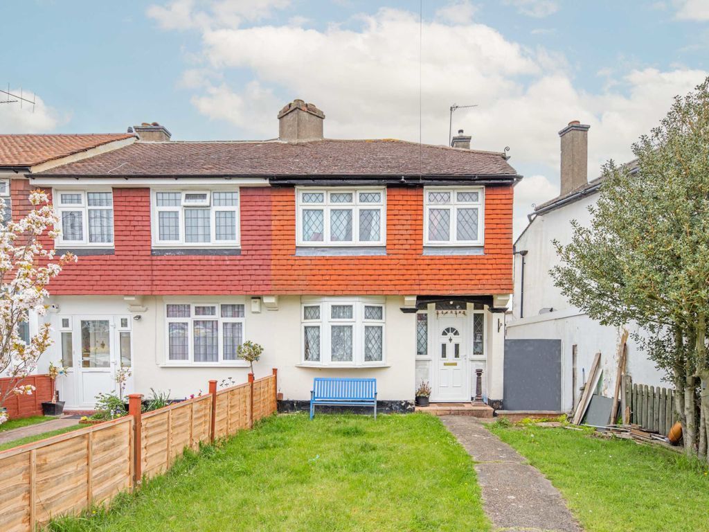 3 bed property for sale in Knollmead, Tolworth, Surbiton KT5 Zoopla