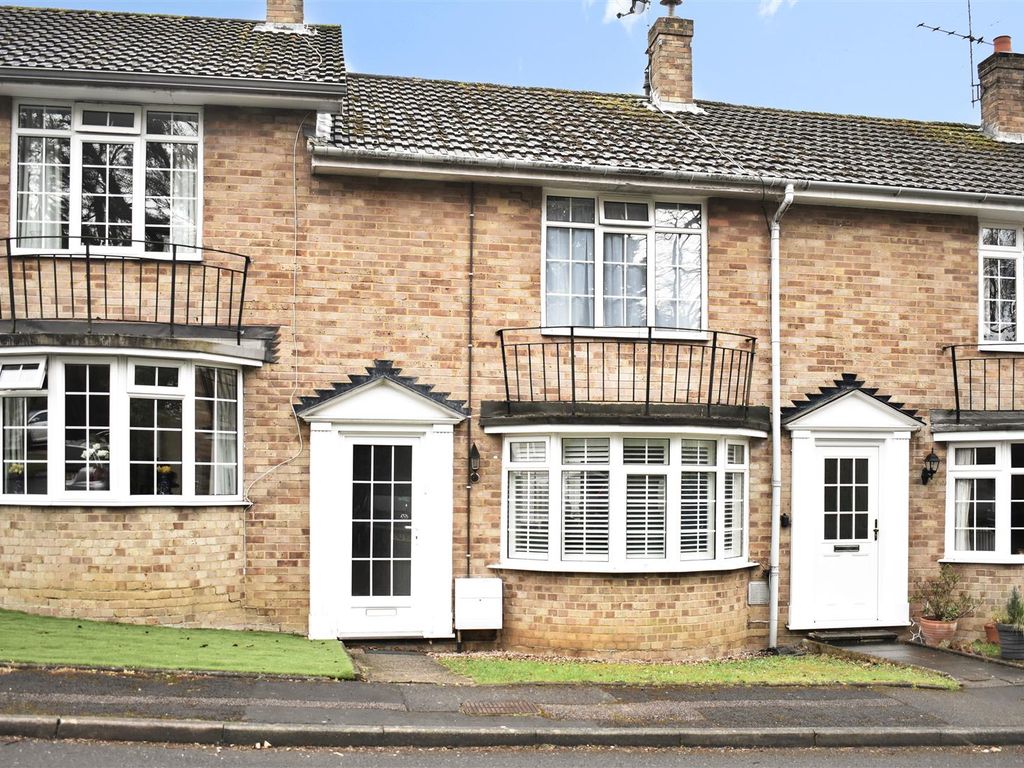 2 bed terraced house to rent in Pound Court, Ashtead KT21 Zoopla