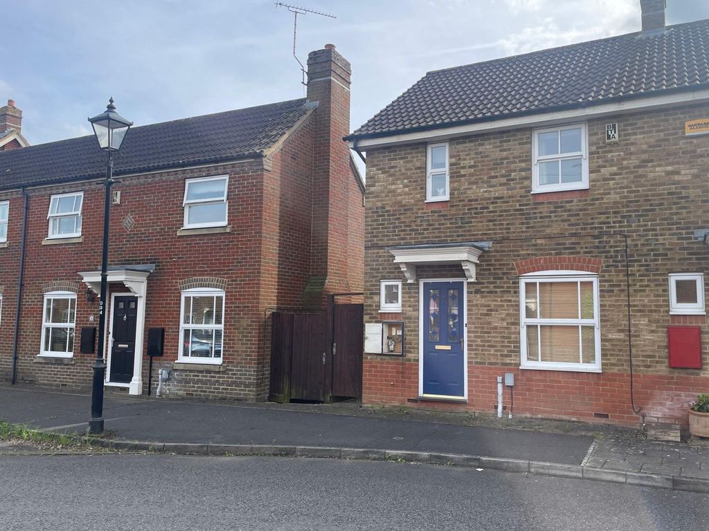 2 bed terraced house to rent in Horton Close, Aylesbury HP19, £1,450 pcm Zoopla
