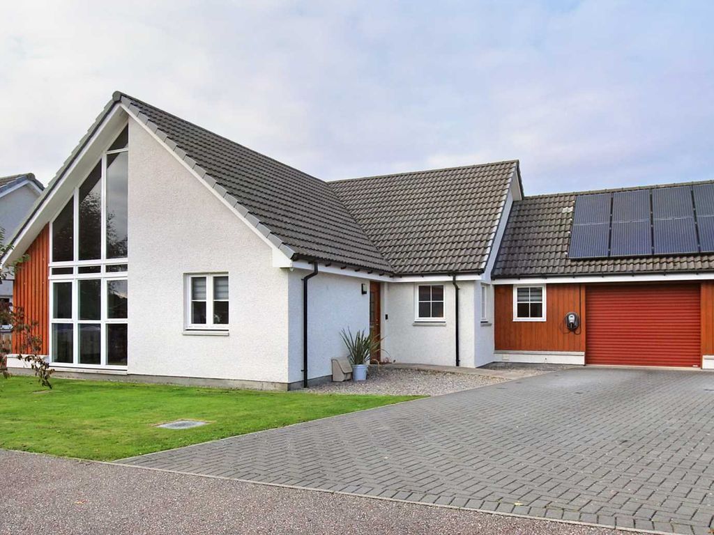 3 bed detached bungalow for sale in Montrose Ave, Auldearn, NairnShire