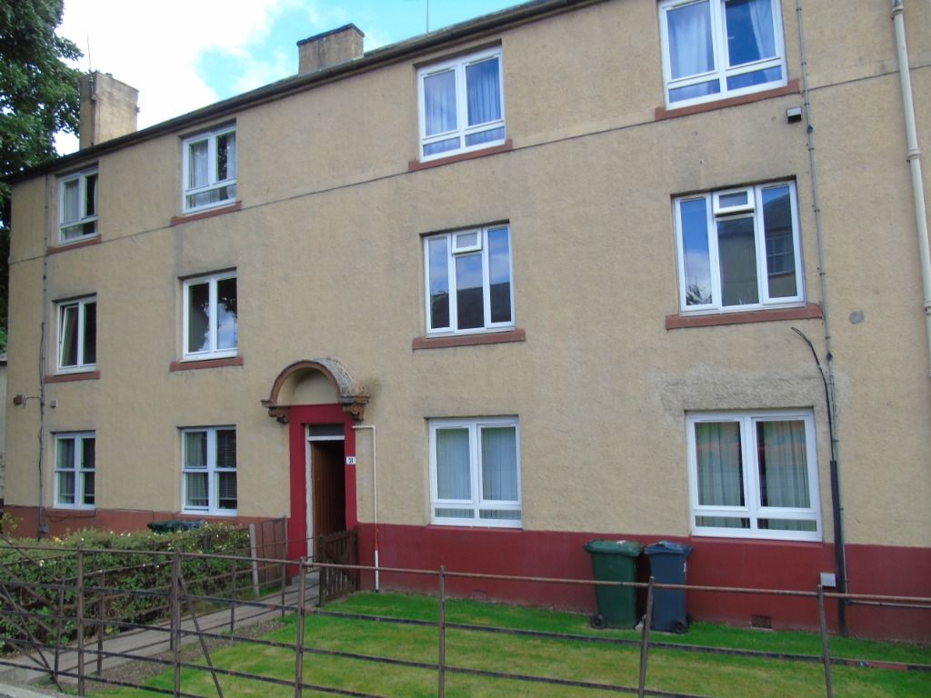 2 bed flat to rent in Clearburn Crescent, Prestonfield, Edinburgh EH16