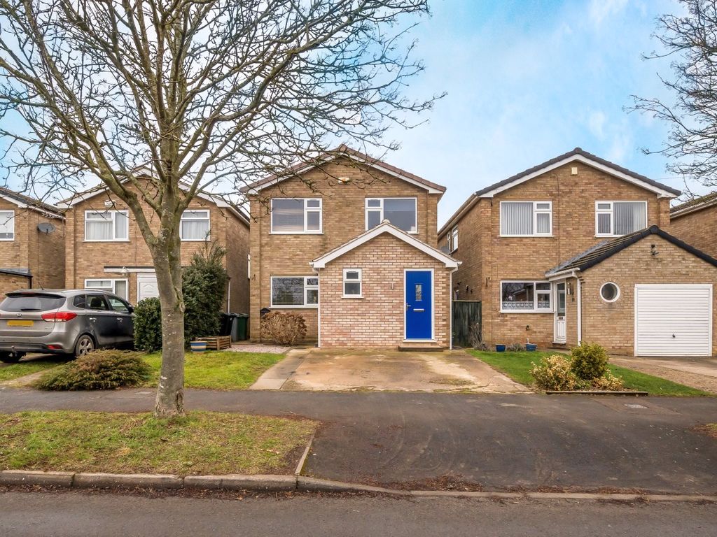 4 bed detached house for sale in Hedgefield Road, Barrowby, Grantham